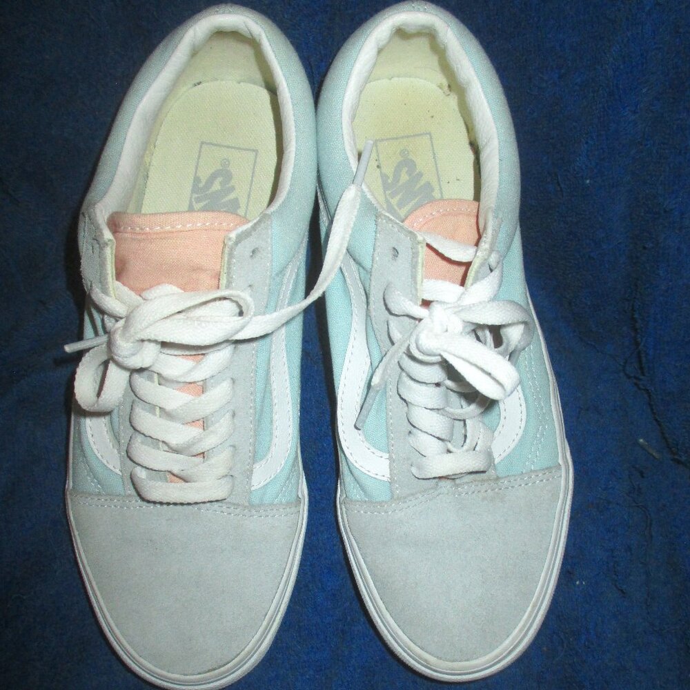 VANS WOMENS OR MENS SUDE AND CANVAS MULTI COLORED SKATE SHOES SIZE 7 - 8.5